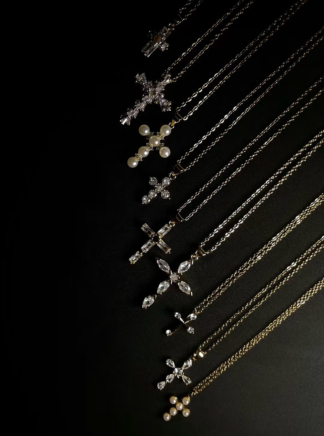 Collection de colliers croix pour chrétiens – bijoux religieux affichant la foi avec élégance | Elohim Bijoux