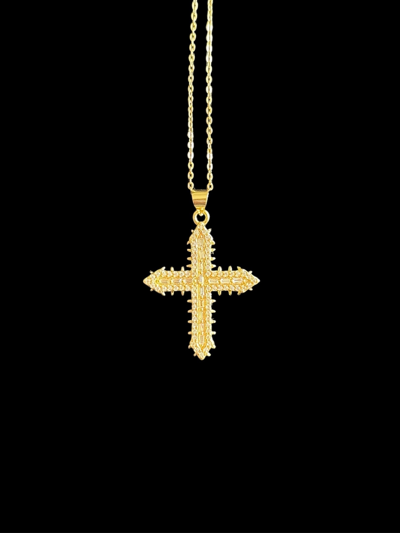 Collier chrétien Zur croix bijou religieux symbole de foi et protection divine accessoire spirituel pour homme et femme