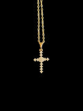 Bijou chrétien avec croix en zircon, collier raffiné pour homme et femme.