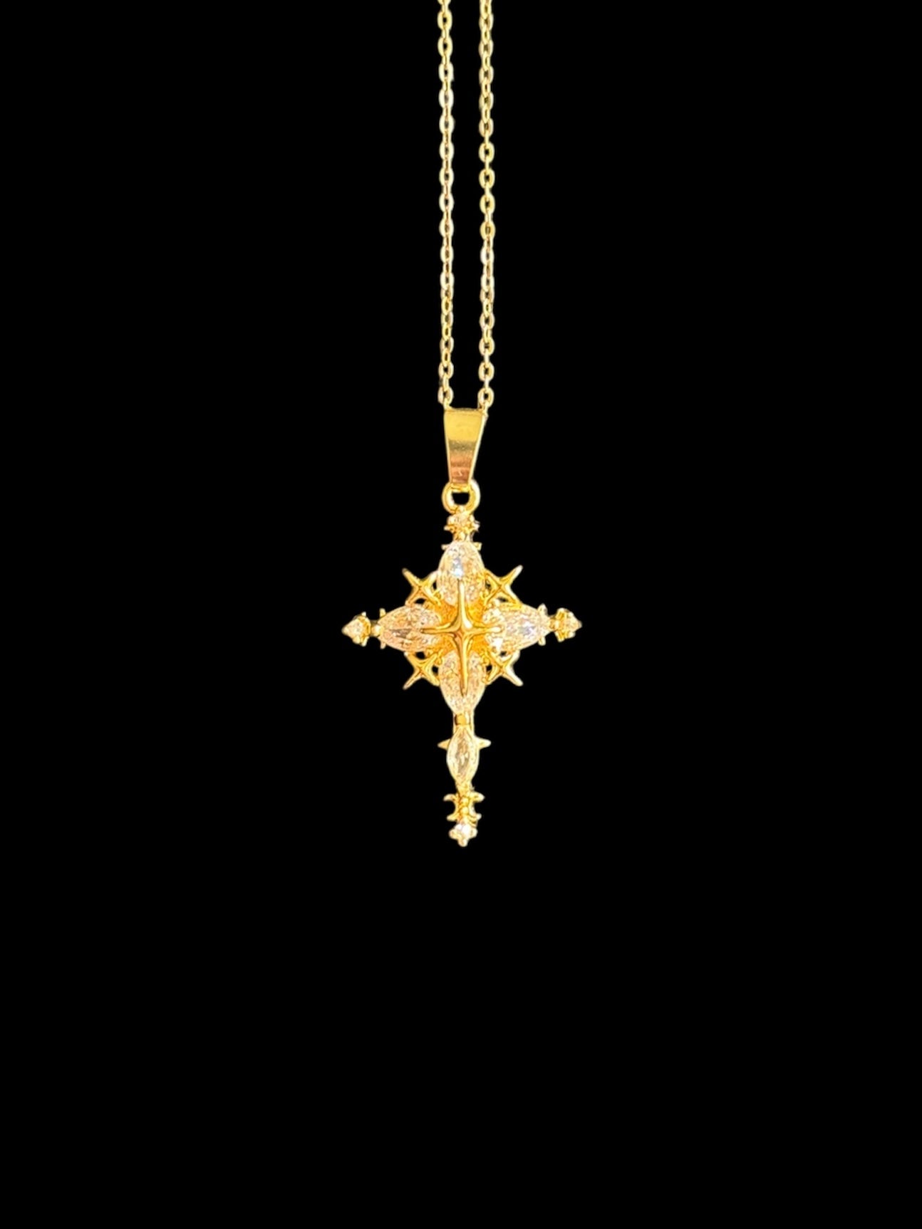 Collier chrétien Timna croix bijou religieux symbole de foi et protection divine accessoire spirituel pour homme et femme