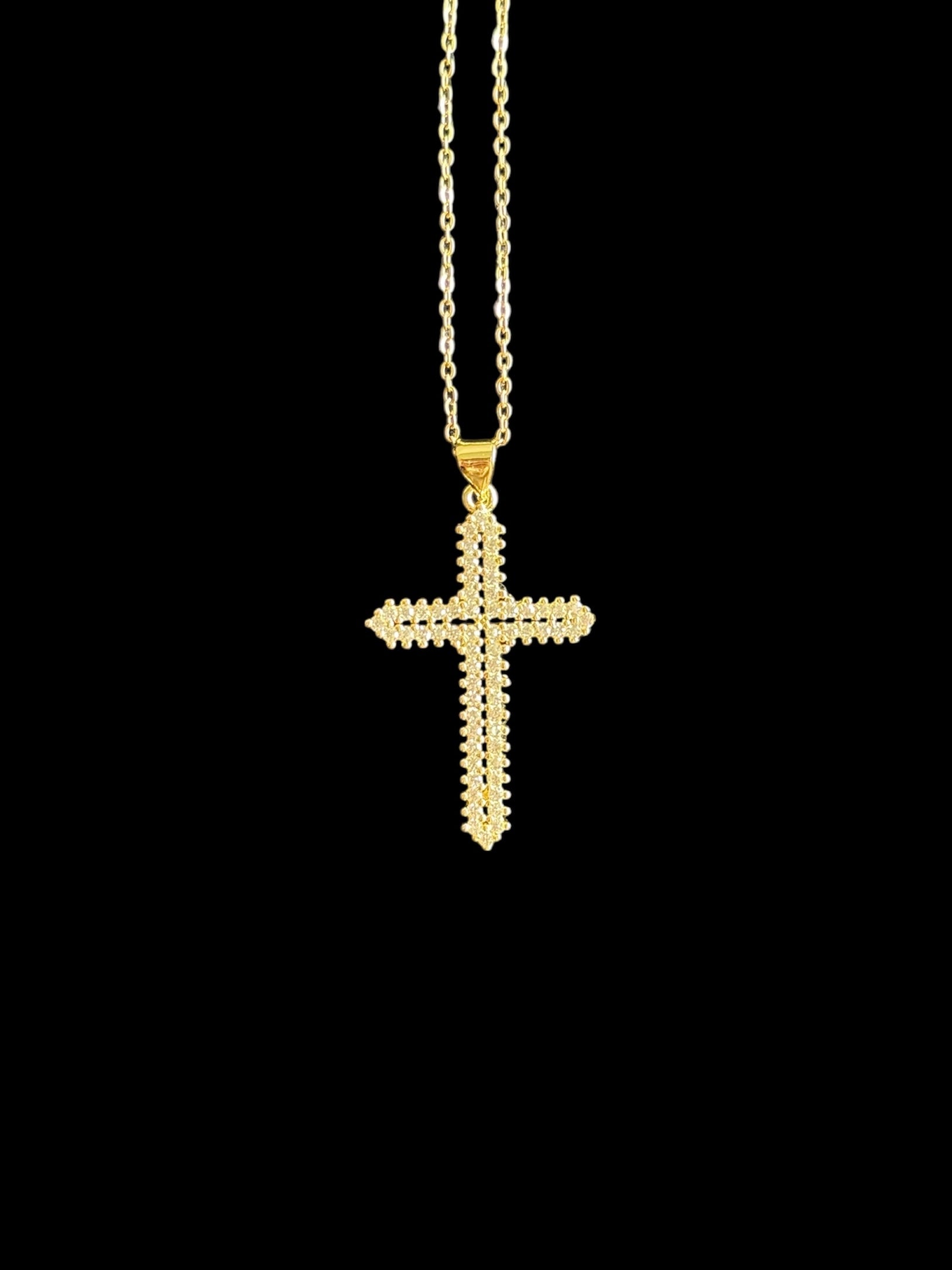 Croix chrétienne en plaqué or zircon – cadeau religieux élégant