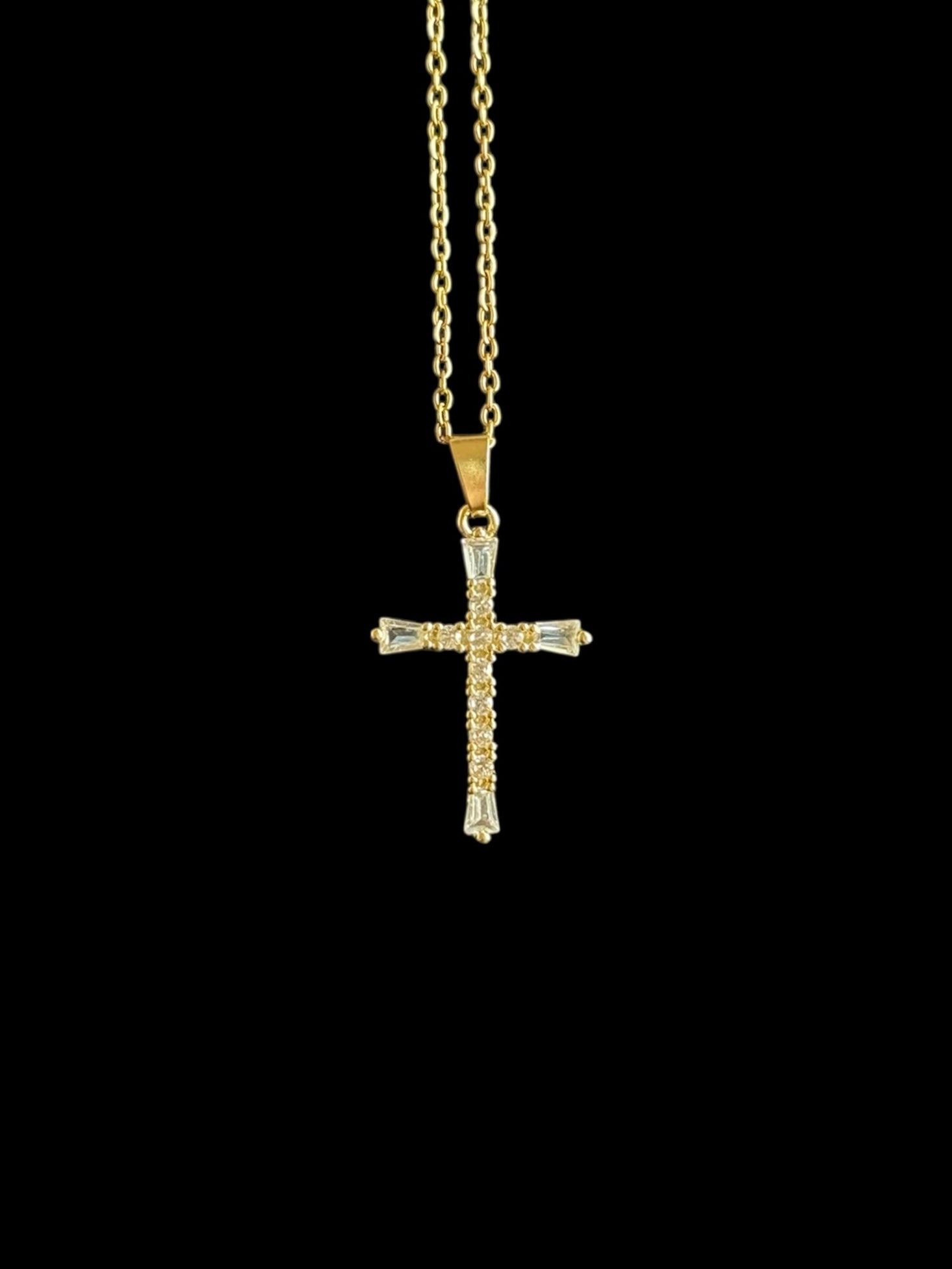 Collier chrétien mixte avec croix plaquée or et zircon