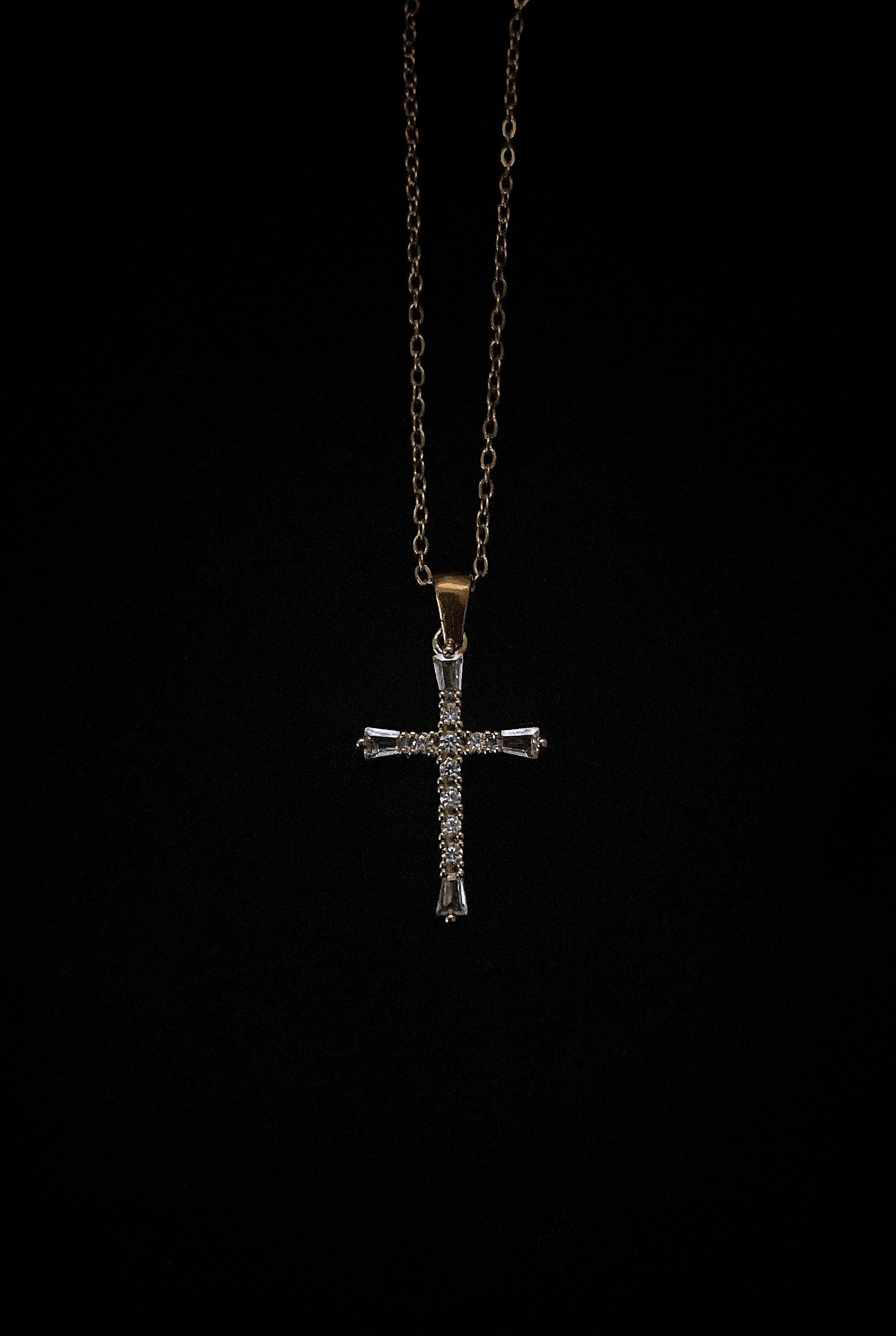 Collier chrétien mixte avec croix plaquée or et zircon