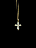 Cadeau chrétien raffiné : collier croix en zircon et plaqué or – Elohim Bijoux.