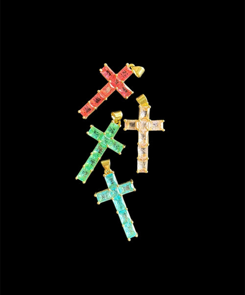 Collier croix en plaqué or zircon – cadeau spirituel intemporel
