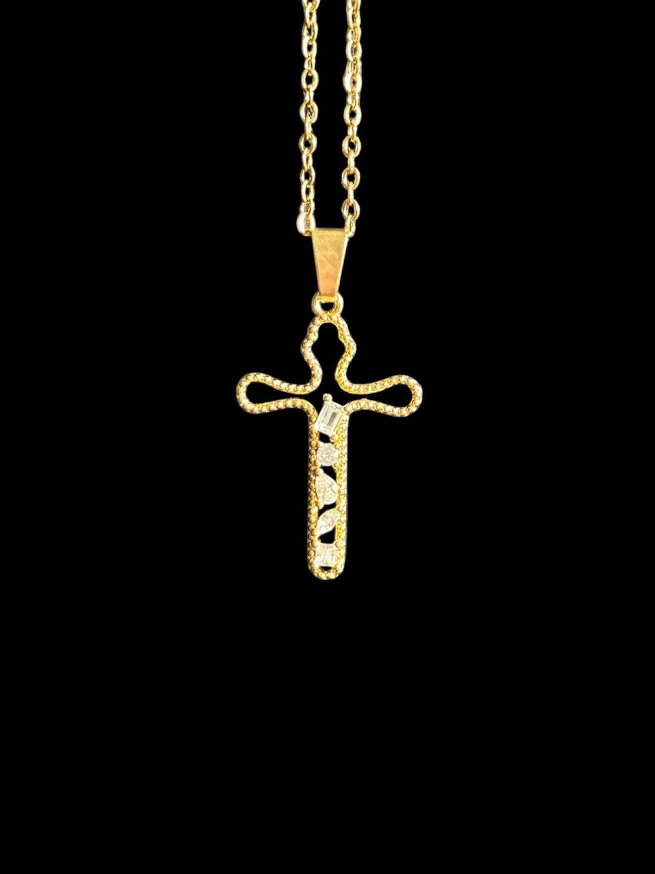 Collier chrétien Haggith bijou croix symbole joie spirituelle et bénédictions divines accessoire religieux pour homme et femme