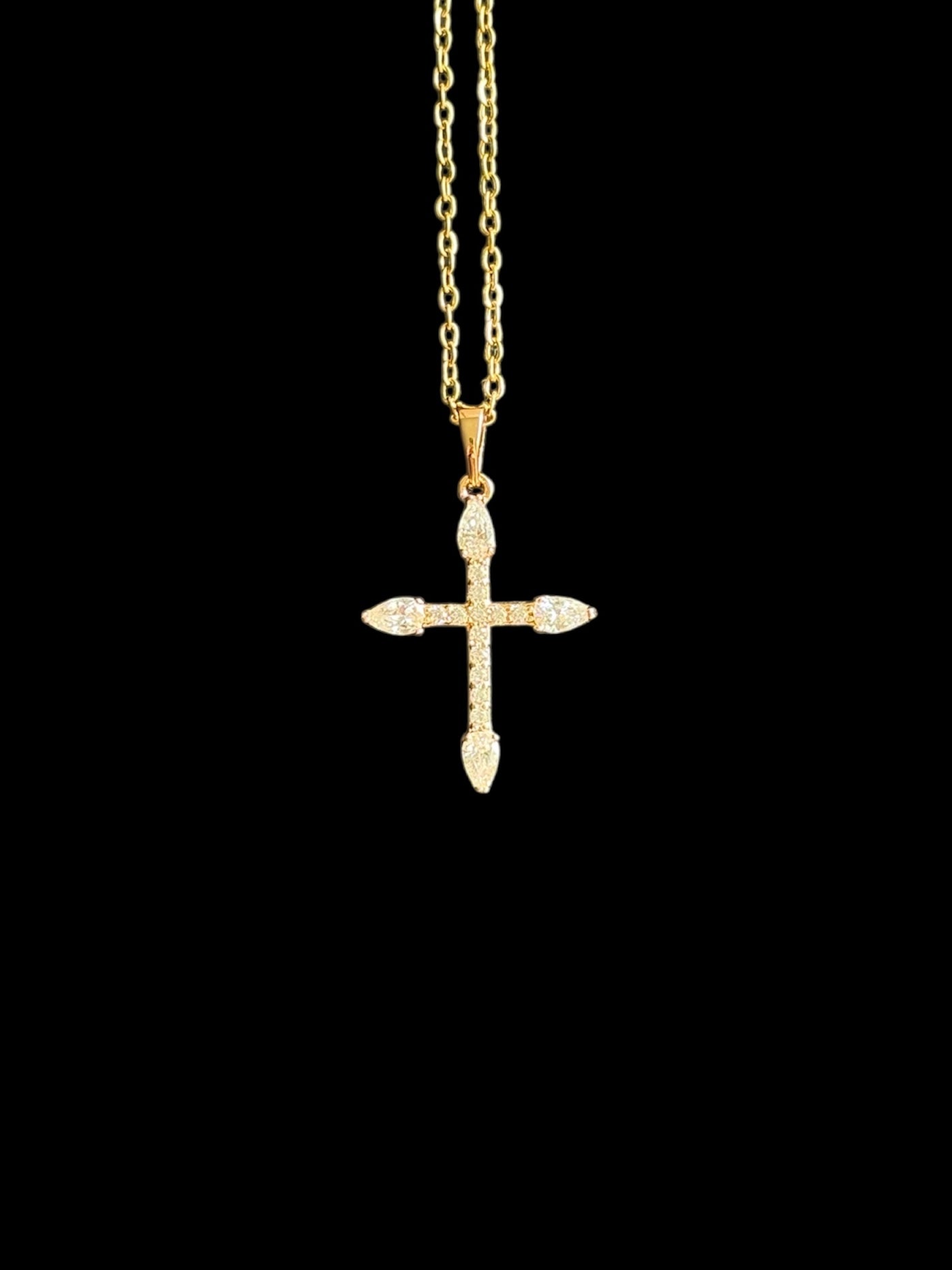 Collier croix élégant pour homme et femme, bijou chrétien en acier inoxydable doré.