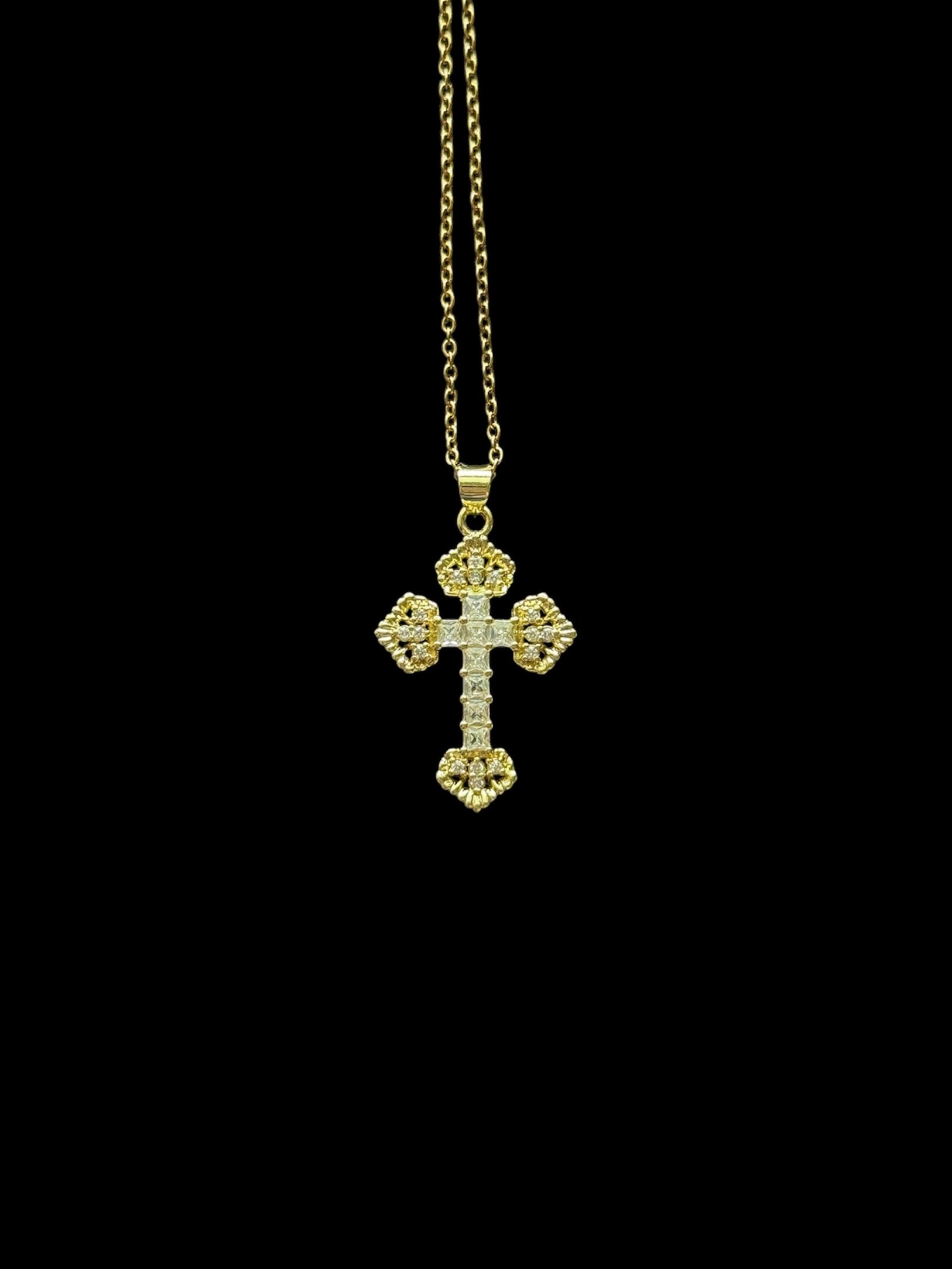 Bijoux chrétiens élégants, collier en plaqué or avec zircon – Elohim Bijoux.