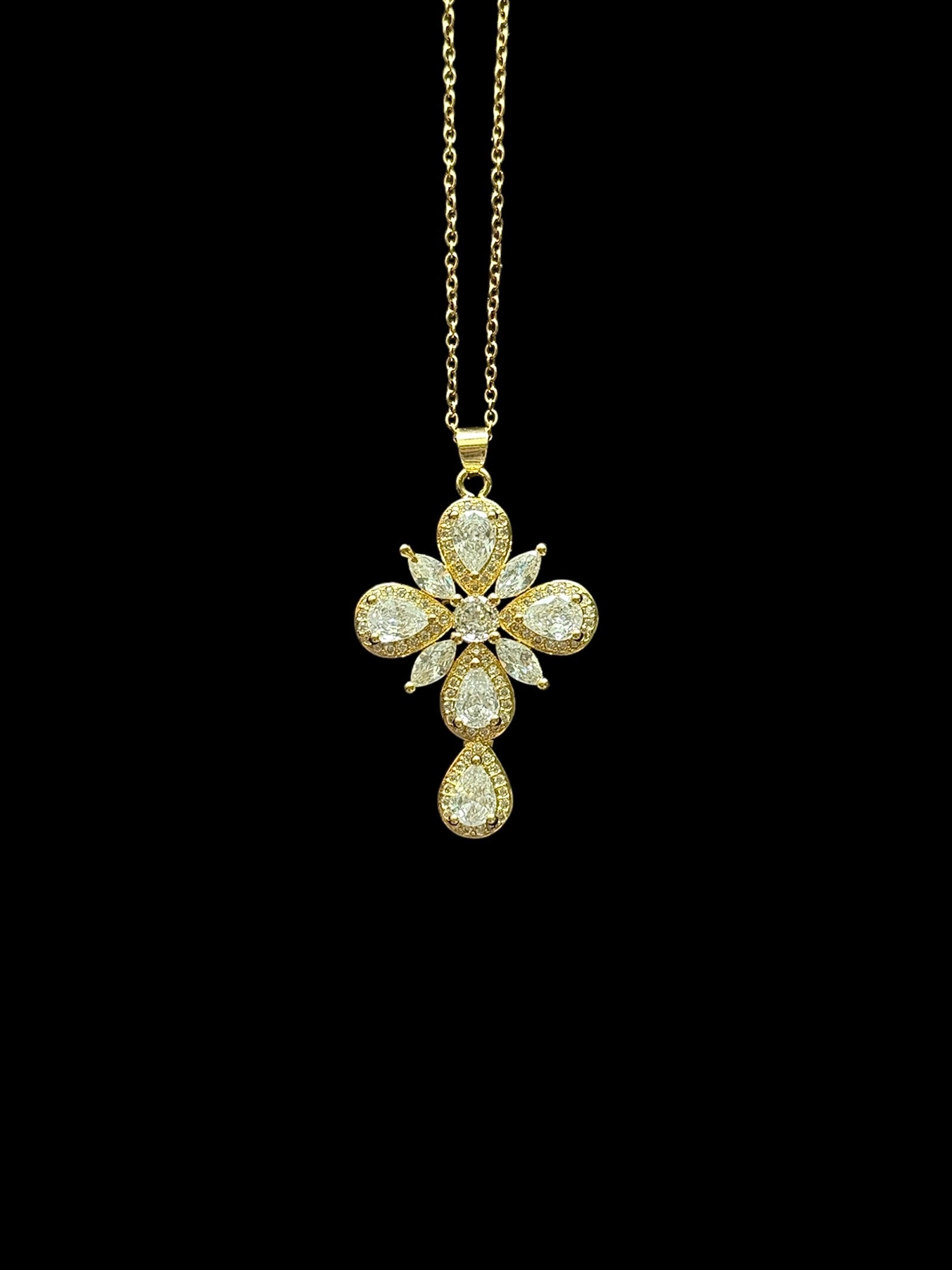 Cadeau de Noël parfait : collier chrétien raffiné, symbole de foi – Elohim Bijoux.