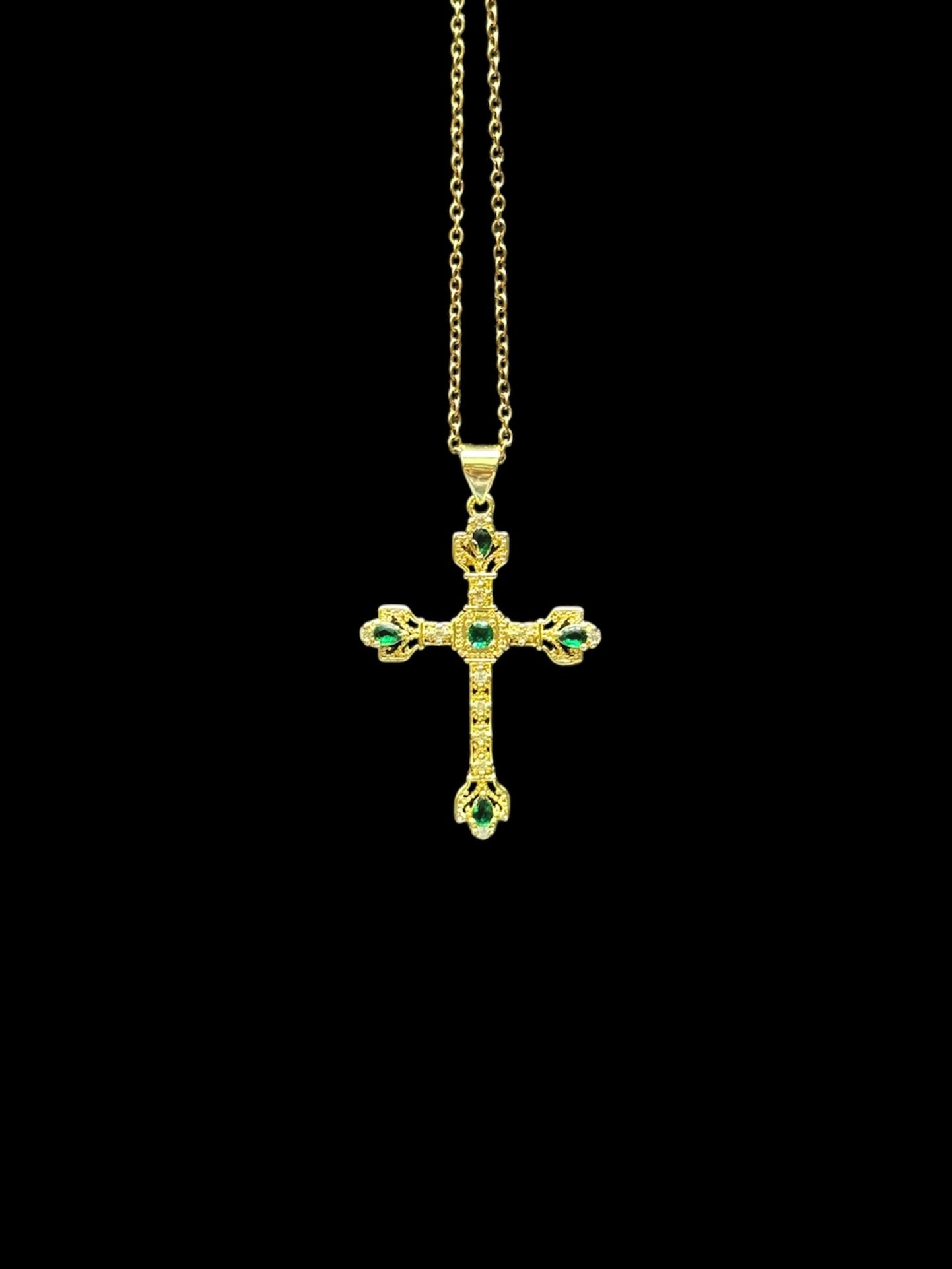 Bijoux chrétiens pour Noël, collier discret et raffiné avec zircon – Elohim Bijoux.