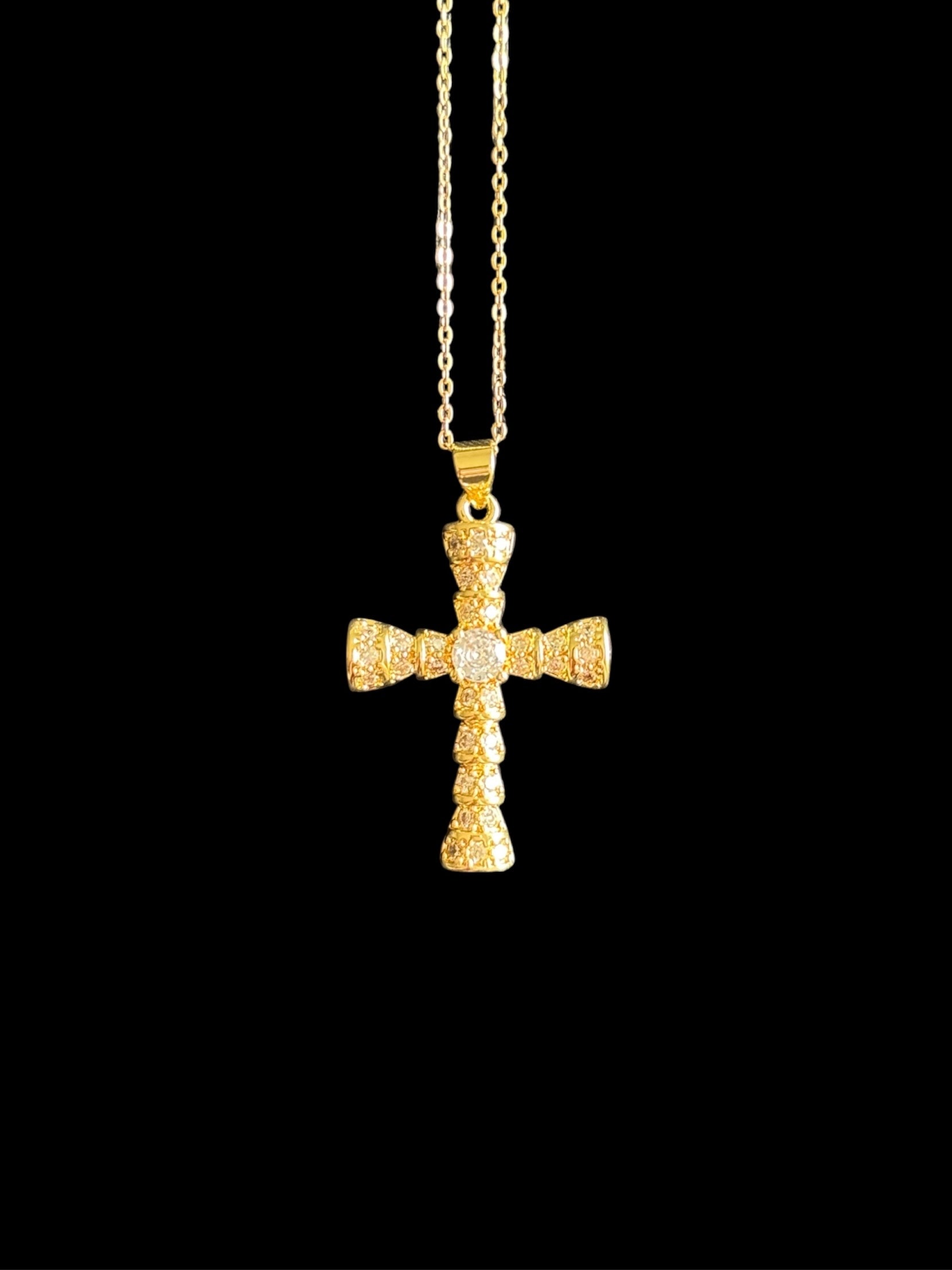 Collier chrétien Abdi bijou croix symbole de foi et spiritualité accessoire religieux élégant pour homme et femme