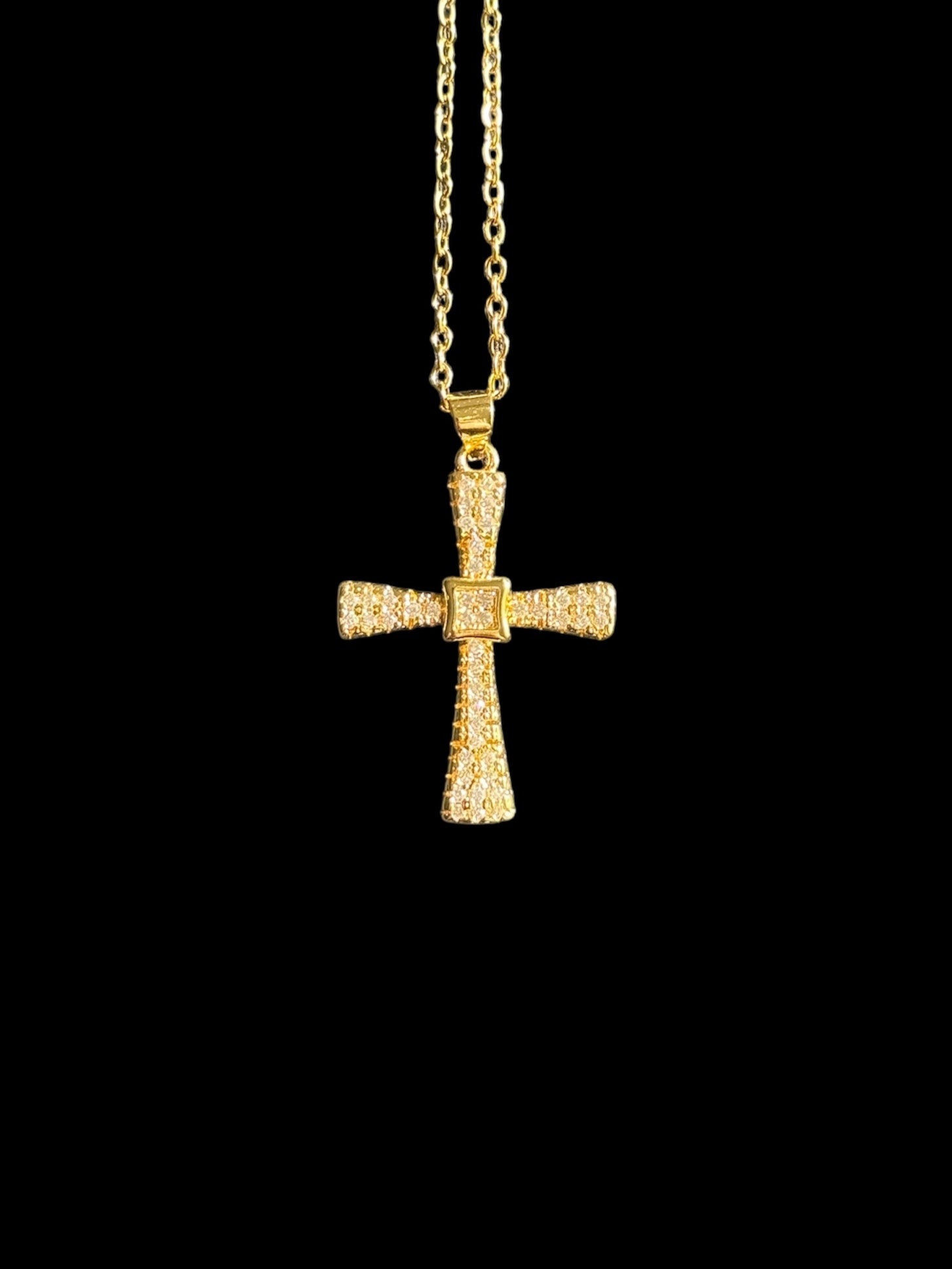 Collier chrétien Hophni bijou croix symbole de foi et protection divine accessoire spirituel pour hommes et femmes