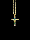 Croix en plaqué or zircon coloré – bijou chrétien contemporain