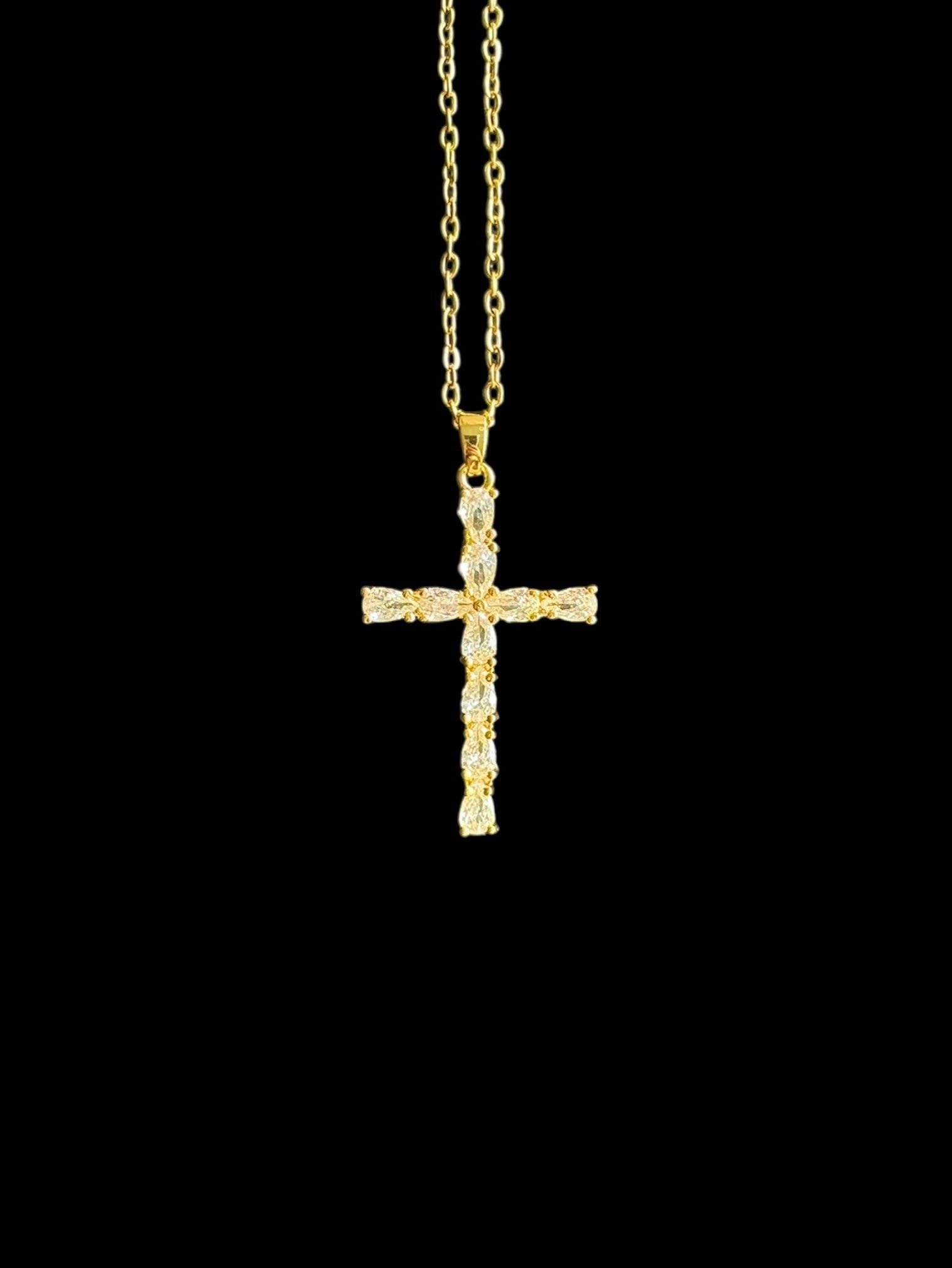 Collier croix chrétienne plaqué or mixte avec zircon – bijou élégant et spirituel